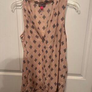 Vince Camuto Sleeveless Blouse in Tan and Black